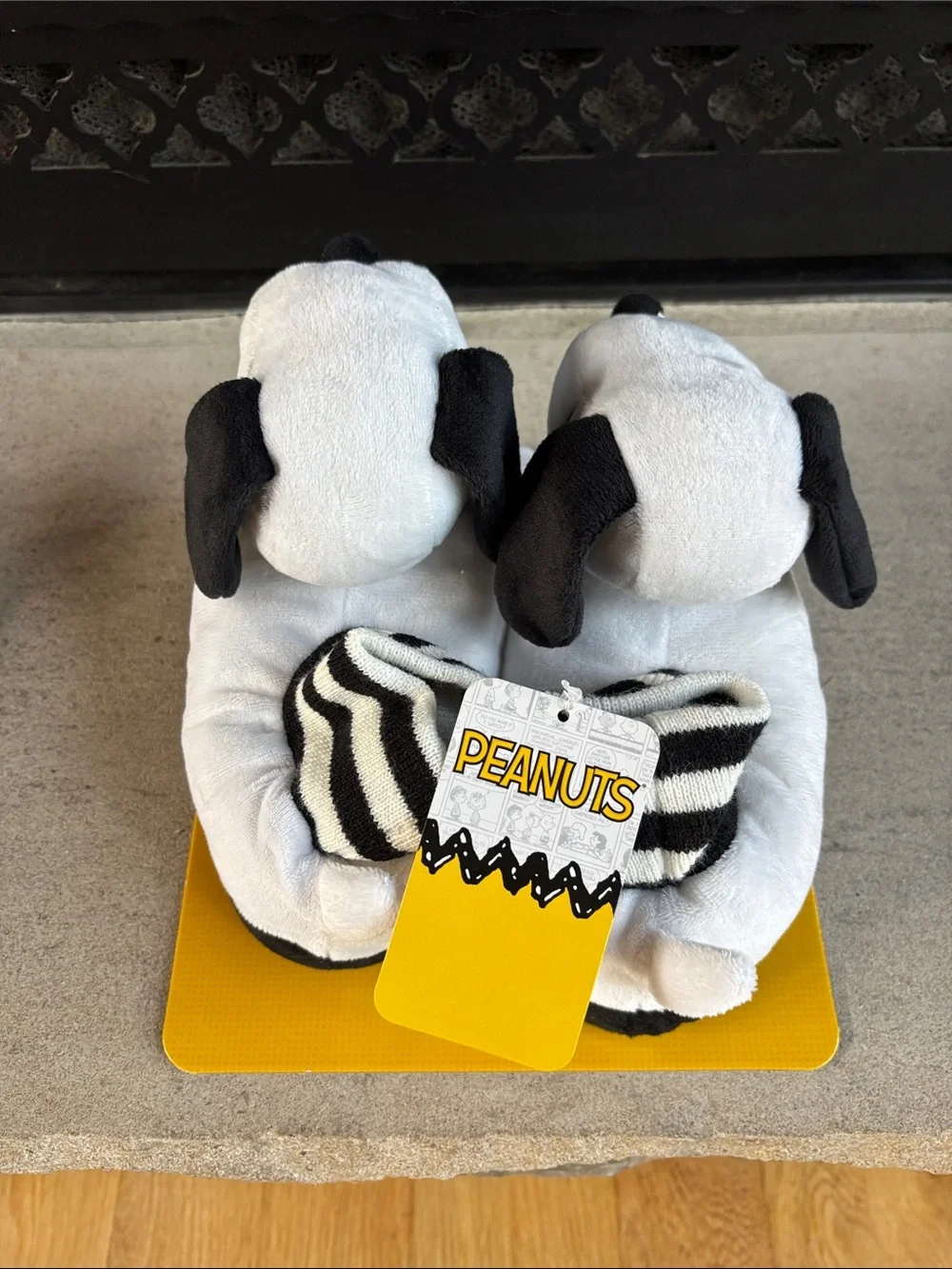 NWT Snoopy Peanuts Plush Slippers Child 9/10 Super Comfy